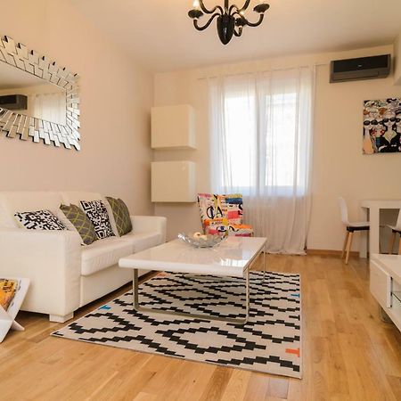 Rise & Shine Sofia Luxury Apartment By Flat Mаnager Eksteriør bilde